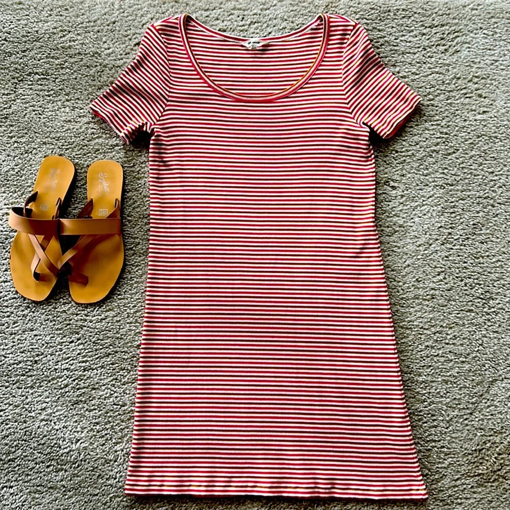 Madewell Swingy Tee Dress in Stripe - Picture 1 of 8
